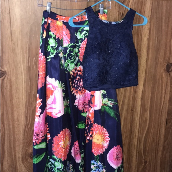 prom dress - Picture 1 of 1